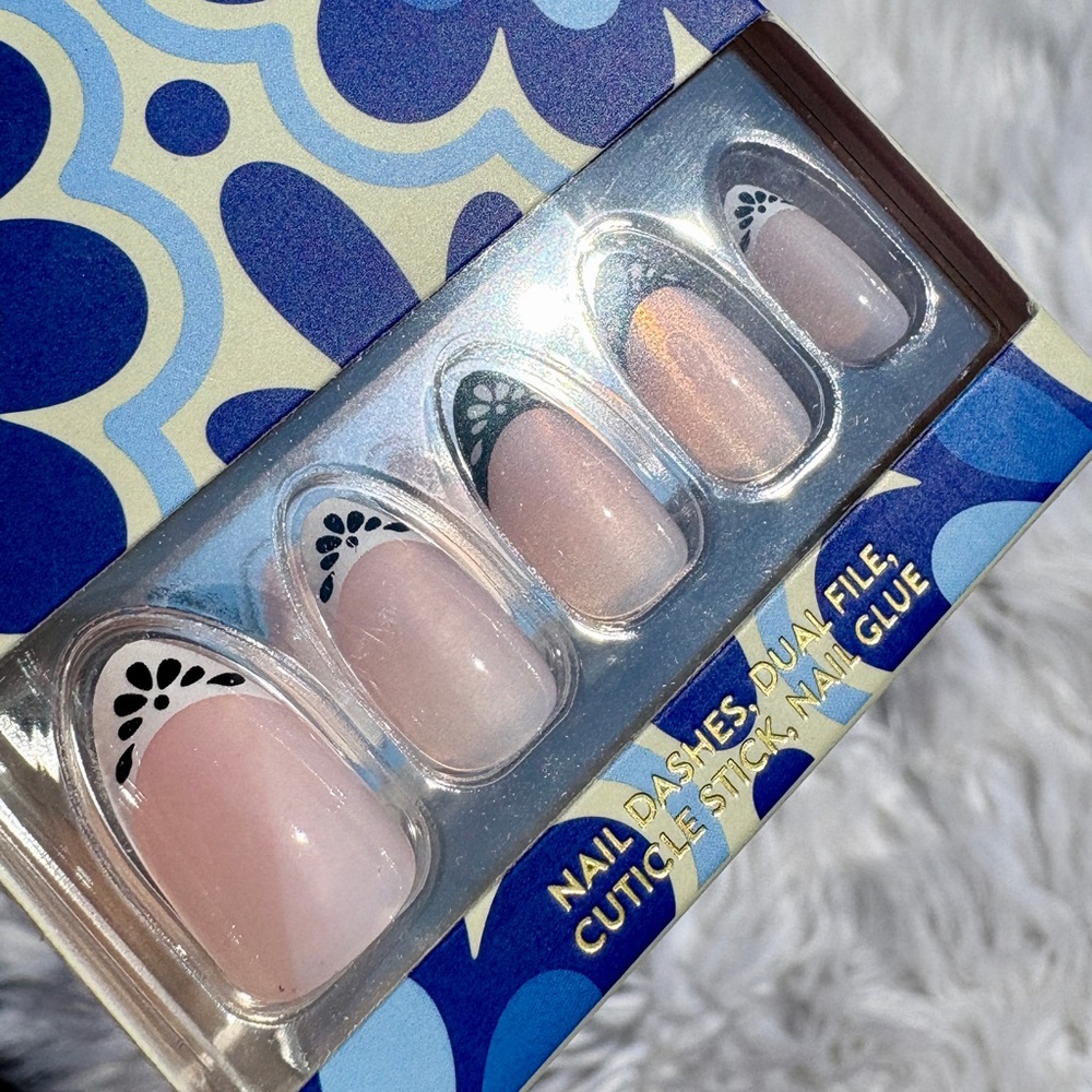 RED ASPEN NAIL DASH KIT | NEW | fancy French manicure